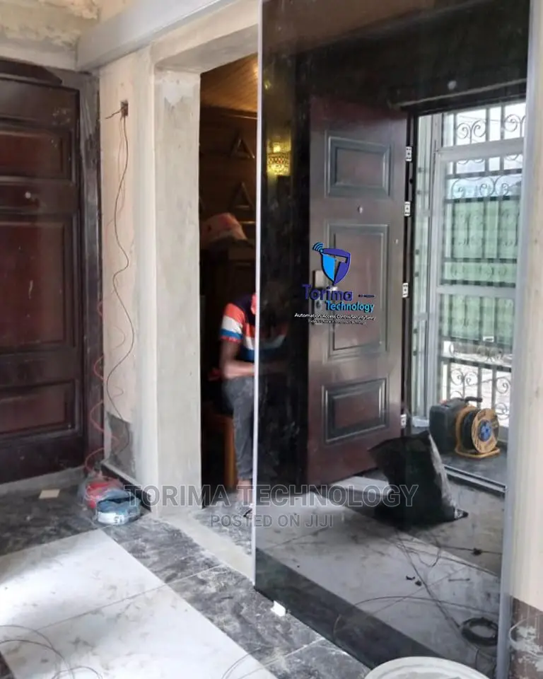 Automatic Arcadia Door