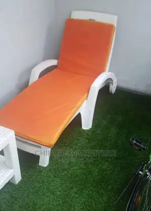 High Quality Pool Side Bed With Foam