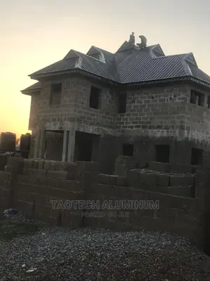 Aluminium Roofing Material, Longspan Design (Brown Color)