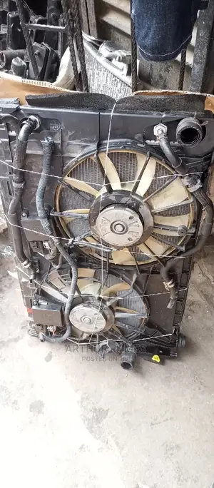 Toyota Rav4 2010 V6 Engine Complete Radiator