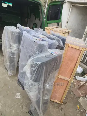 Standing Semi Automatic Capping Machine