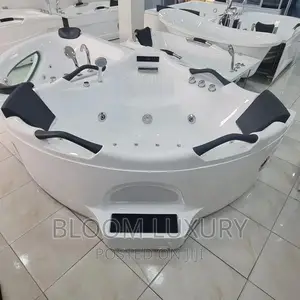 Corner Jacuzzi Bathtub