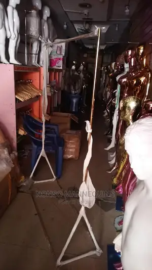 Single Pole Gold Cloth Rack Stand