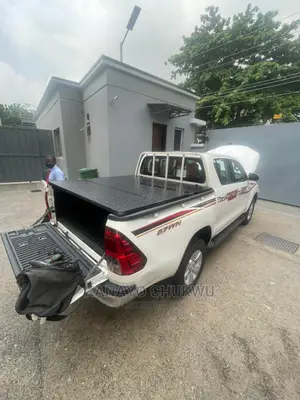 Boot Cover Toyota Hilux 2021