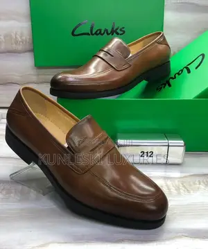Original Clarks Men Leather Shoe Available