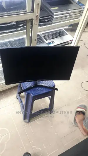 Curved Samsung 24inch Full HD Display Monitor..