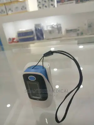 Smart Battery Accurate Finger Clip Blood Oxygen Oximeter