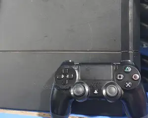Ps4 Console + 2 Pads +Fc 26 & 8 Latest Games