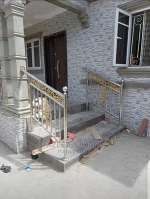Staircase Crumby Design