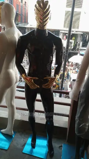 Line Face Gold Black Glossy Black Fibre Mannequin