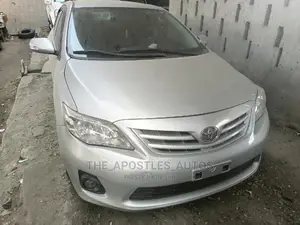Toyota Corolla 2011 Silver