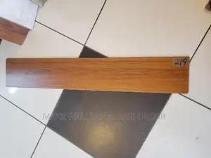 Wood Laminate Floor With Free Underlay and Highest Quality