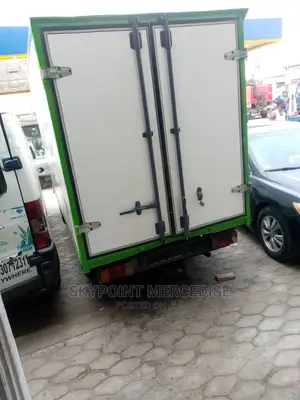 Hire a Reliable Van for Your Logistics Need