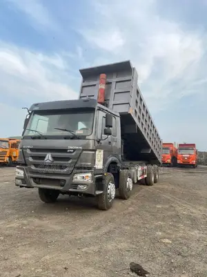 Brand New 12tyres Howo Sinotrucks 31tons.
