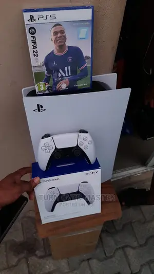 UK Used Ps5 Console With Extra Controller and Fifa22