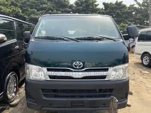 Toyota HiAce 2012 Green