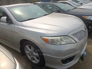 Toyota Camry 2010 Silver