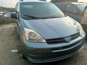 Toyota Sienna LE AWD (3.3L V6 5A) 2004 Blue