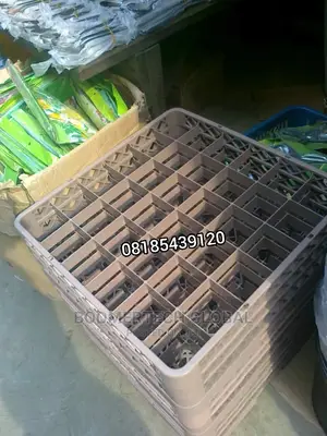 By 36 Glass Crates