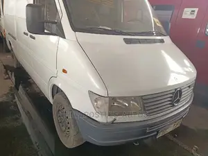 Mercedes-Benz Sprinter 2001 White