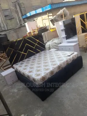Bed Frame 6x6ft With Foam