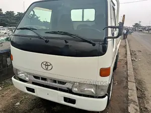 Toyota Dyna 4 Tyres Mini Bus