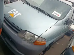 Toyota HiAce 1998 Blue