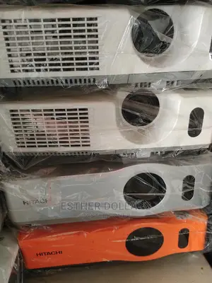 Neat Hitachi Projectors for Classroom