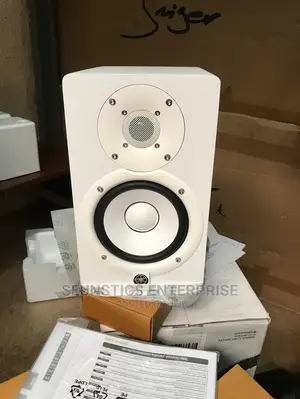 Yamaha HS5 Studio Monitor Speakers
