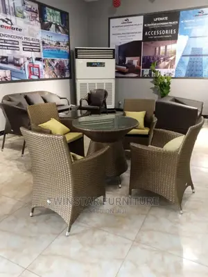 New Modern Rattan Outdoor Patio Table and Chairs