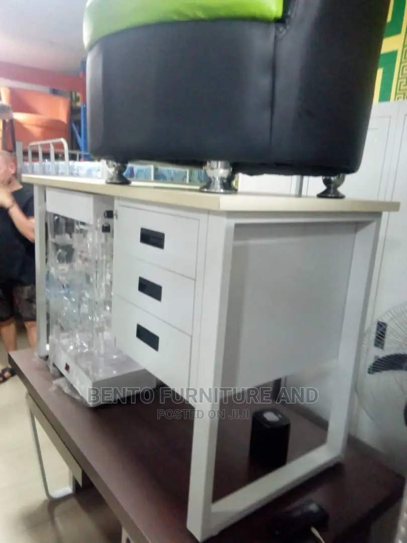 Executive Metal Office Table
