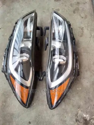 Hyundai Elantra 2016 Headlight