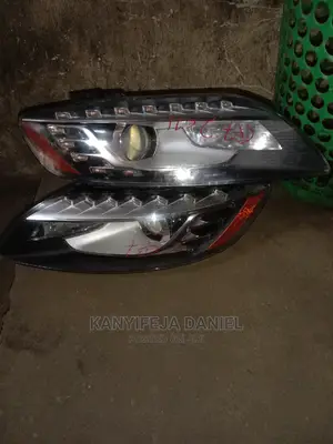 Headlight Audi Q7 2014