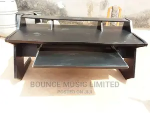 Studio Desk 2022
