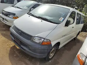 Toyota HiAce 2002 White
