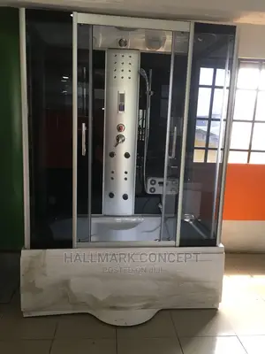 Executive Shower Room With Steam and Jacuzzi.