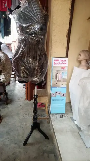 Female Size 12 Dressform With Hips and Lower Limbs