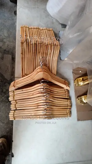 High Quality Wooden Hangers for Clothes Display