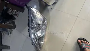Headlight. 2009 Honda CRV