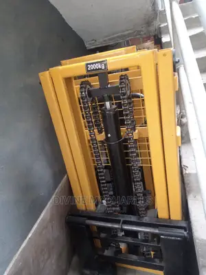 2tons Manual Hydraulic Forklift Pallet Stacker
