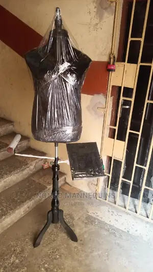 Male Torso Body Form Pinnable Stand