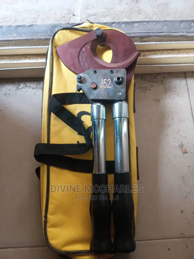 Ratcheting Cable Cutter