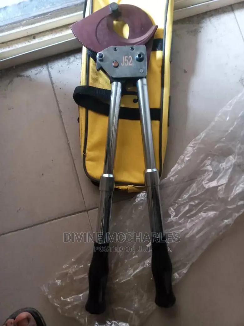 Ratcheting Cable Cutter