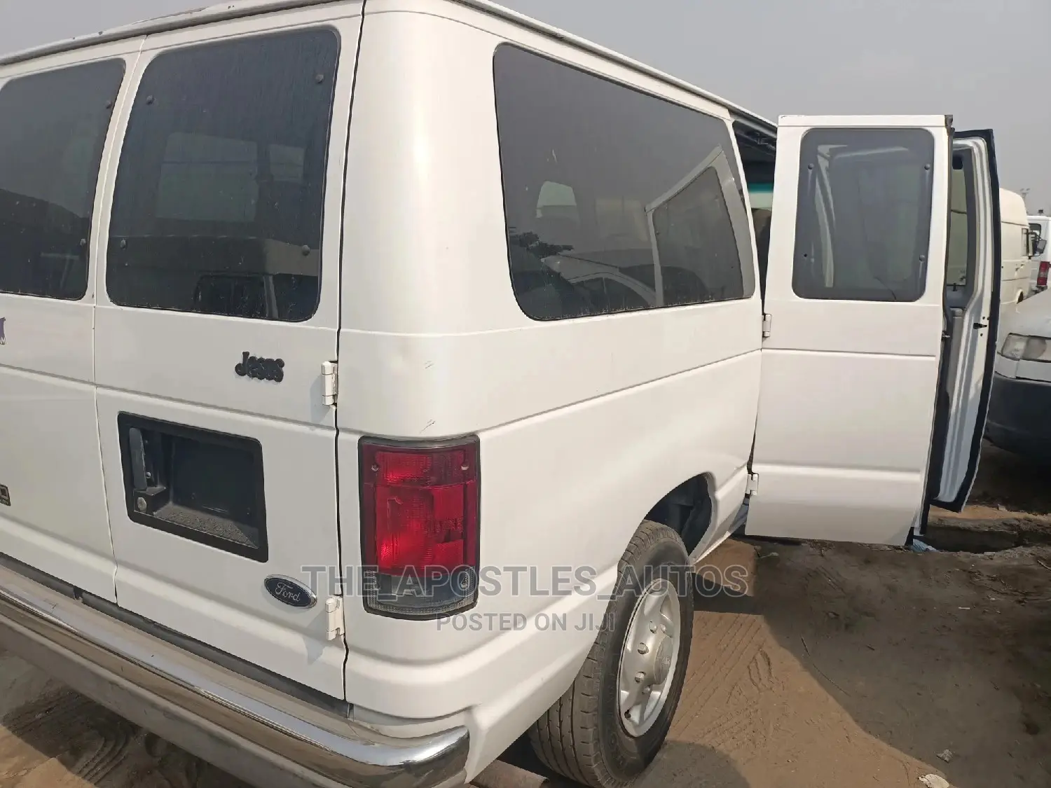 Ford E350 2002 White