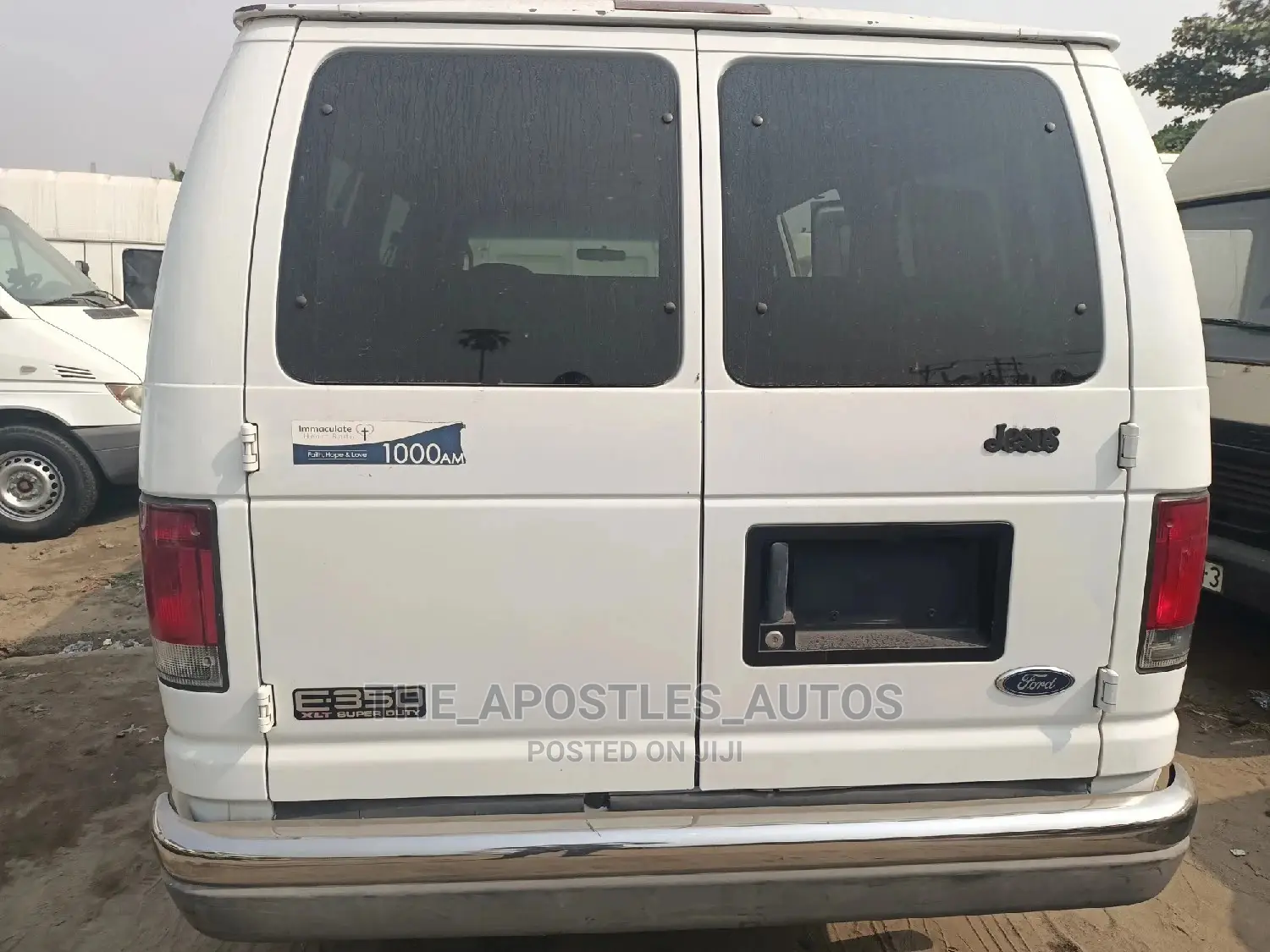 Ford E350 2002 White