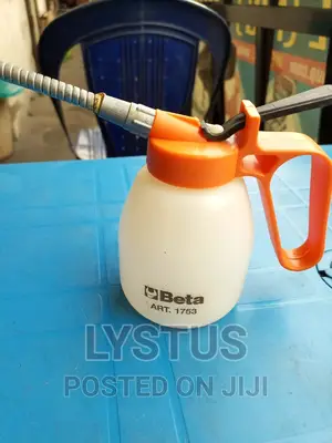 Beta 1753 Plastic Pressure Oil Cans Flexible Spouts