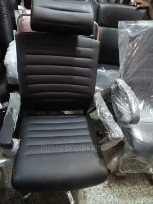 Xc Italian Executive Leather Chair Witb Head Rest