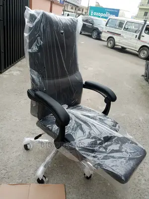 Bt Leather Executive Director Chair With Leg Rest