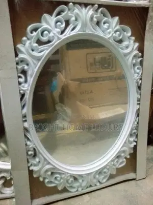 Oval Wall Mount Mirror (White)