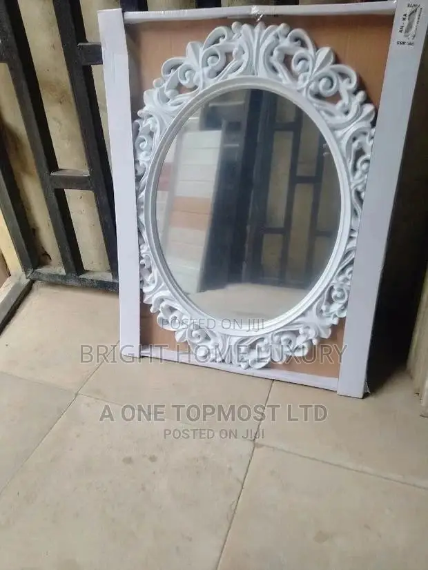 Oval Wall Mount Mirror (White)